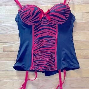 Ladies red/ black animal print lingerie ❤️